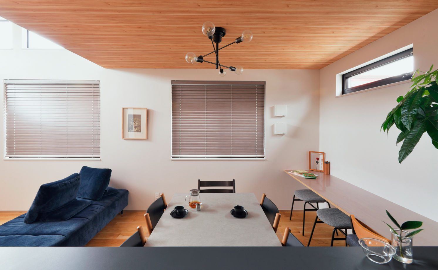 TAINN DESIGN　一級建築士事務所 【26.9坪/狭小地/2階リビング/ロフト】色づかいや造作・細かい設えにもこだわり抜いた、長く愛着を持てる家の建築実例画像6