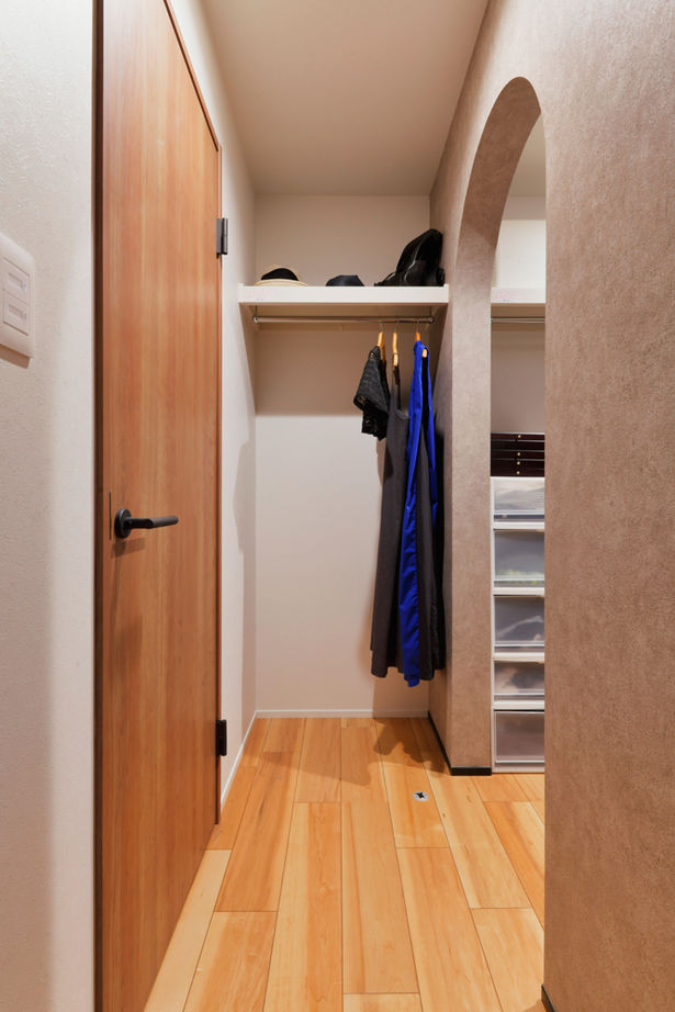 TAINN DESIGN　一級建築士事務所 【26.9坪/狭小地/2階リビング/ロフト】色づかいや造作・細かい設えにもこだわり抜いた、長く愛着を持てる家の建築実例画像12