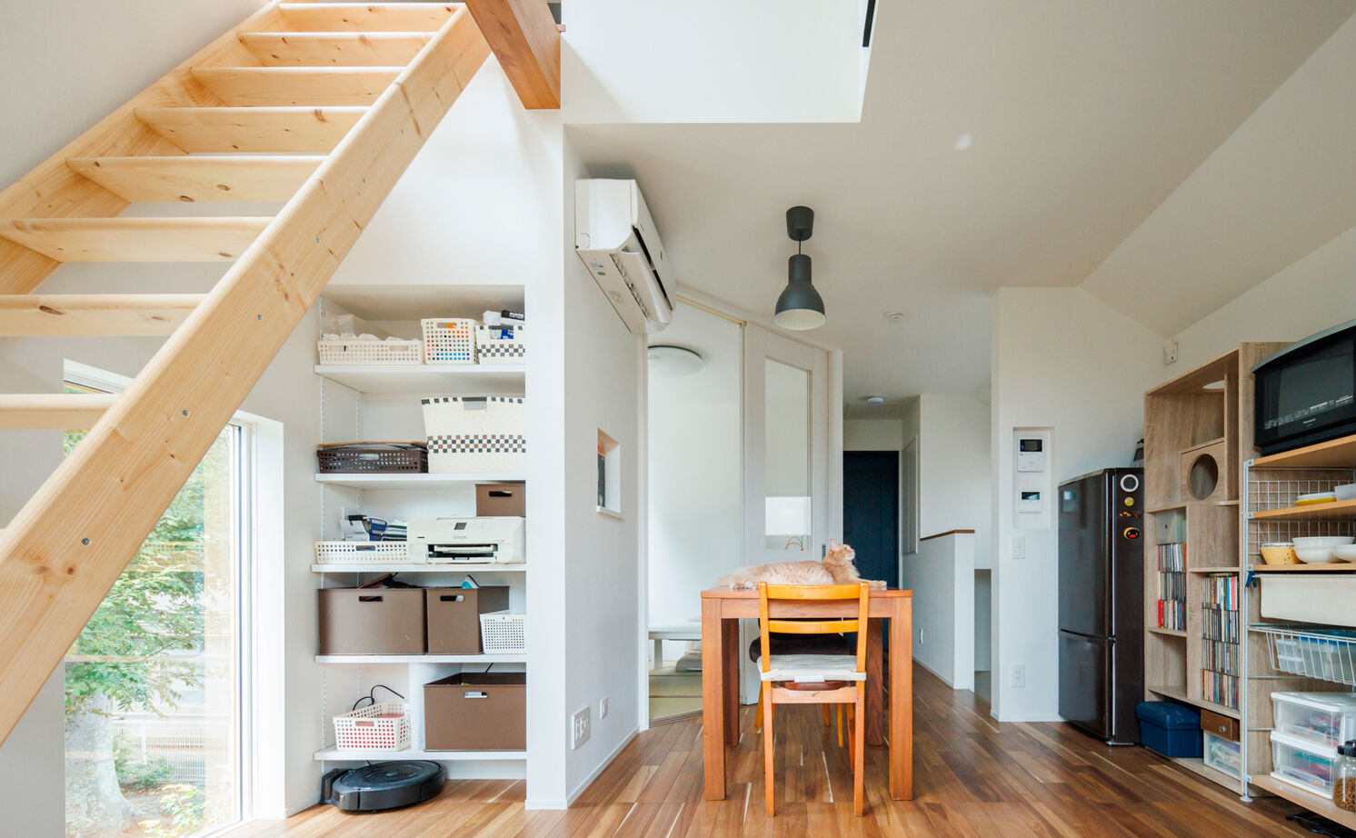 TAINN DESIGN　一級建築士事務所 【19.5坪/狭小/ペット住宅/間取り図あり】愛猫も大満足！美しい借景を楽しめる２階リビングの建築実例画像3
