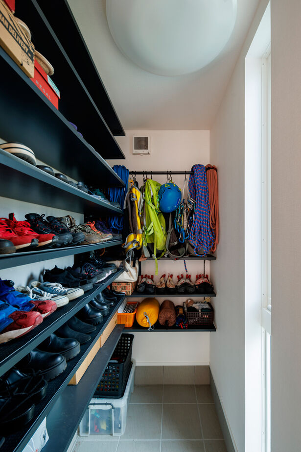 TAINN DESIGN　一級建築士事務所 【19.5坪/狭小/ペット住宅/間取り図あり】愛猫も大満足！美しい借景を楽しめる２階リビングの建築実例画像8