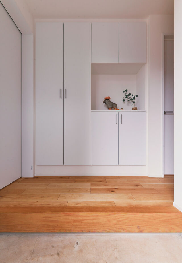 TAINN DESIGN　一級建築士事務所 【24.5坪/旗竿地/間取り図あり】オリジナルの木製格子から優しい光が差し込む２階リビングの建築実例画像11