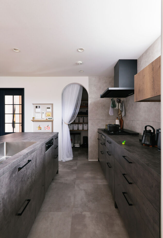 TAINN DESIGN　一級建築士事務所 【2510万円／28.2坪／旗竿地】生活感を隠せる収納力とスマート動線。子育て真っ只中の共働き夫婦を助ける家の建築実例画像4