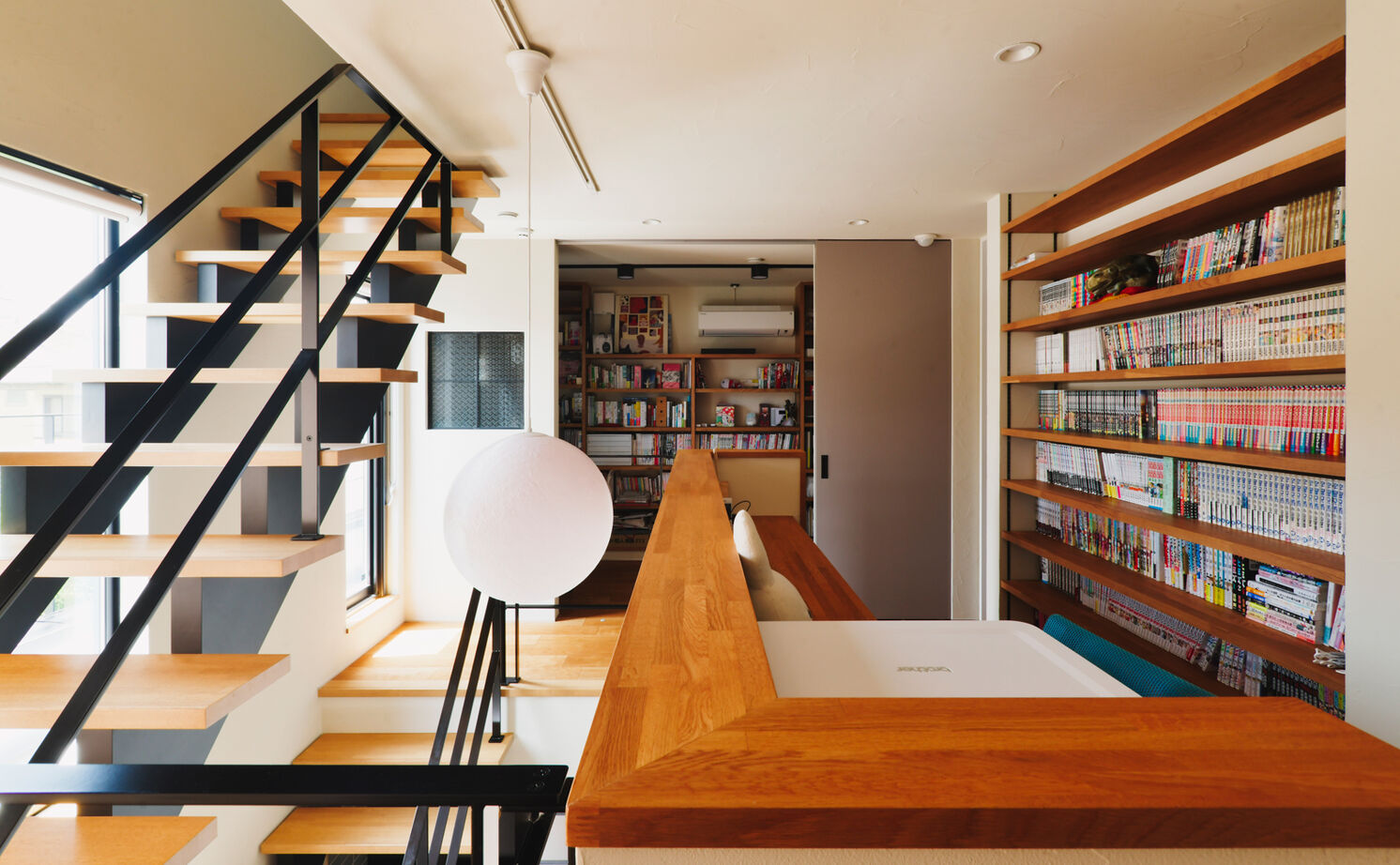 TAINN DESIGN　一級建築士事務所 【5000万円台/32.5坪/間取り図あり】土間リビングとストレスフリーの家事動線。家族の動きに寄り添う住まいの建築実例画像7