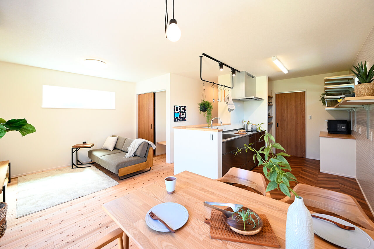 ユートピア建設 【2000万円台｜24坪の平屋】60歳からの家づくり。「快適・安心な老後」のためのシニア夫婦の平屋の建築実例画像2