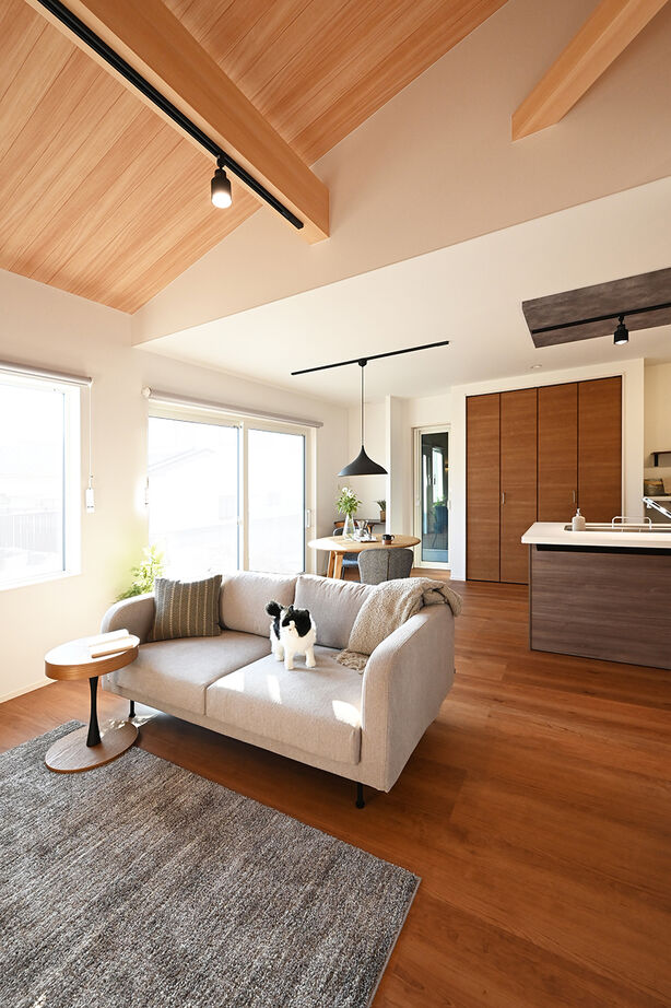 ユートピア建設 【西尾市｜29坪の平屋】スキップフロアで空間を上下に活用！ペットと快適に暮らせるガレージ付き平屋の建築実例画像9