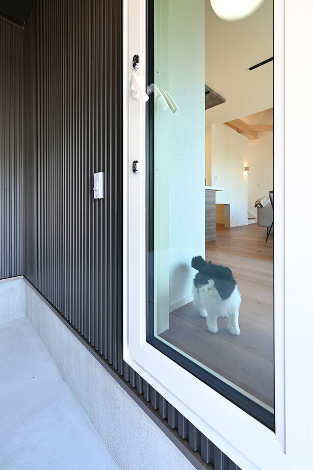 ユートピア建設 【西尾市｜29坪の平屋】スキップフロアで空間を上下に活用！ペットと快適に暮らせるガレージ付き平屋の建築実例画像10