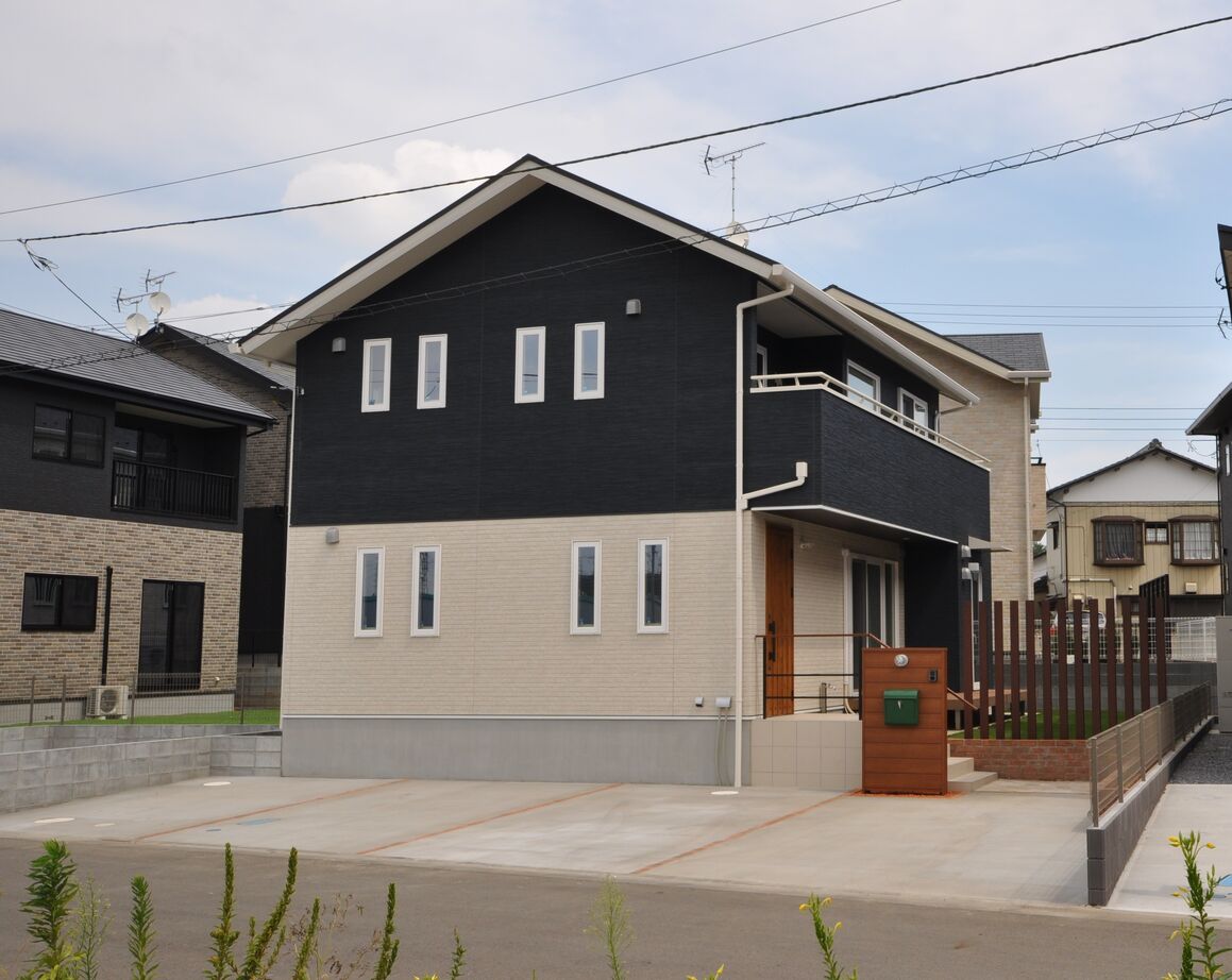 木の国工房 【2000万円台/30坪台/間取り有】天然無垢材のヘリンボーンの床や収納、吹き抜けのある子育てファミリーの家の建築実例画像10