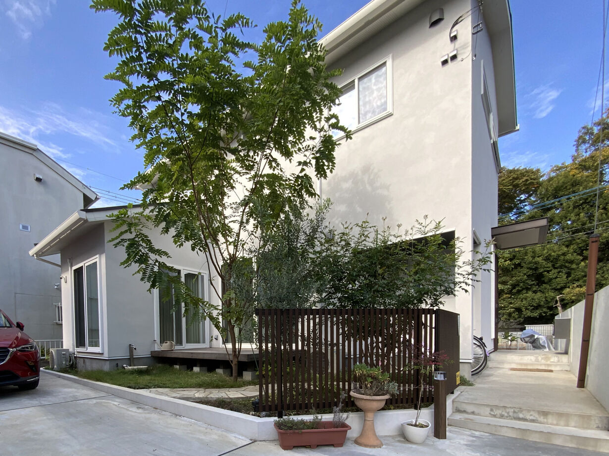 木の国工房 【2000万円台/30坪台/間取り有】無垢材の梁を出し、LDKを広くプランした趣味部屋と書斎のある家の建築実例画像9