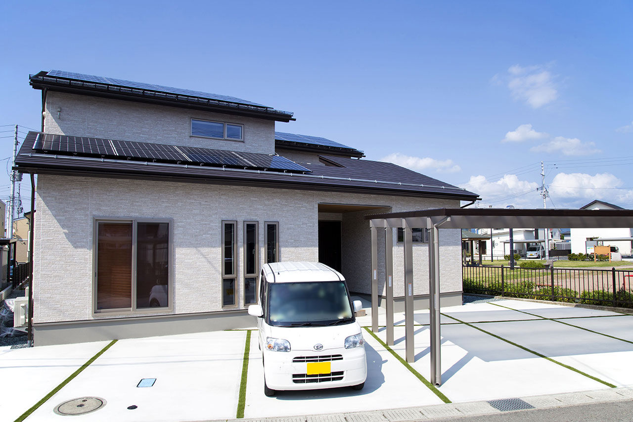 近江建設/アイフルホーム・フィアスホーム 【間取り図有／二世帯／4000万円台】1階と2階で生活スペースを分離。中心に家族が集まる中庭のある家の建築実例画像2