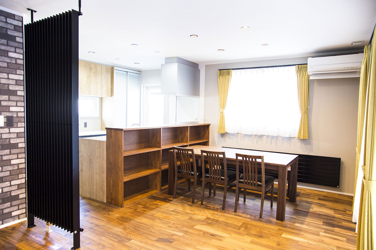 近江建設/アイフルホーム・フィアスホーム 【間取り図有／二世帯／4000万円台】1階と2階で生活スペースを分離。中心に家族が集まる中庭のある家の建築実例画像4