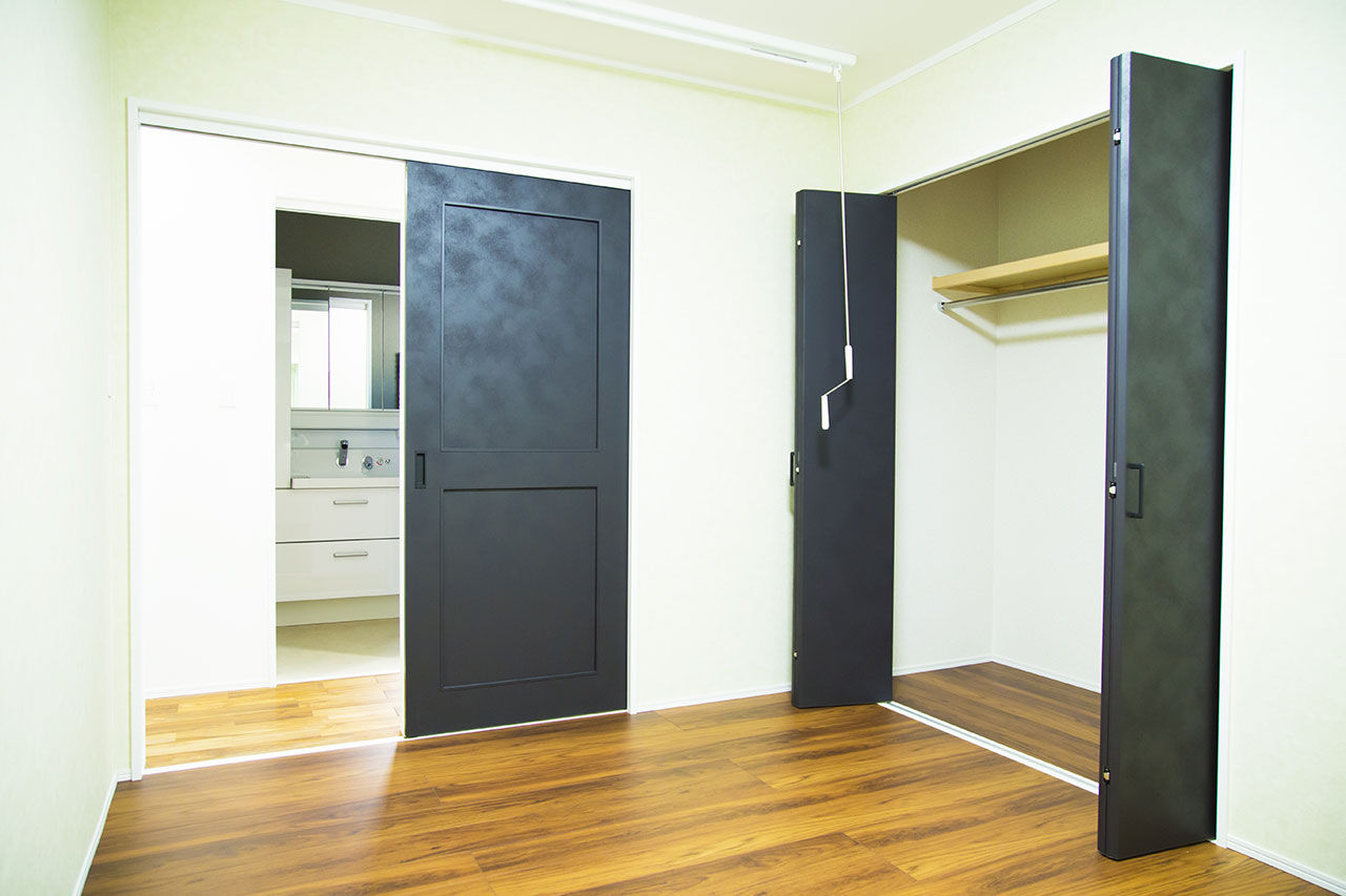 近江建設/アイフルホーム・フィアスホーム 【間取り図有／二世帯／4000万円台】1階と2階で生活スペースを分離。中心に家族が集まる中庭のある家の建築実例画像8