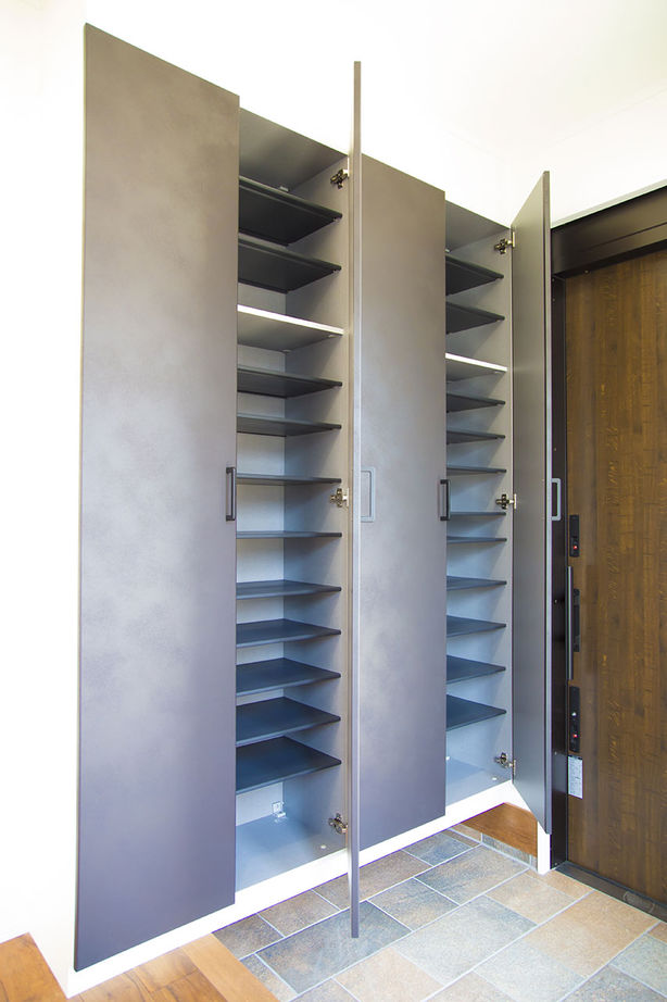 近江建設/アイフルホーム・フィアスホーム 【間取り図有／二世帯／4000万円台】1階と2階で生活スペースを分離。中心に家族が集まる中庭のある家の建築実例画像9