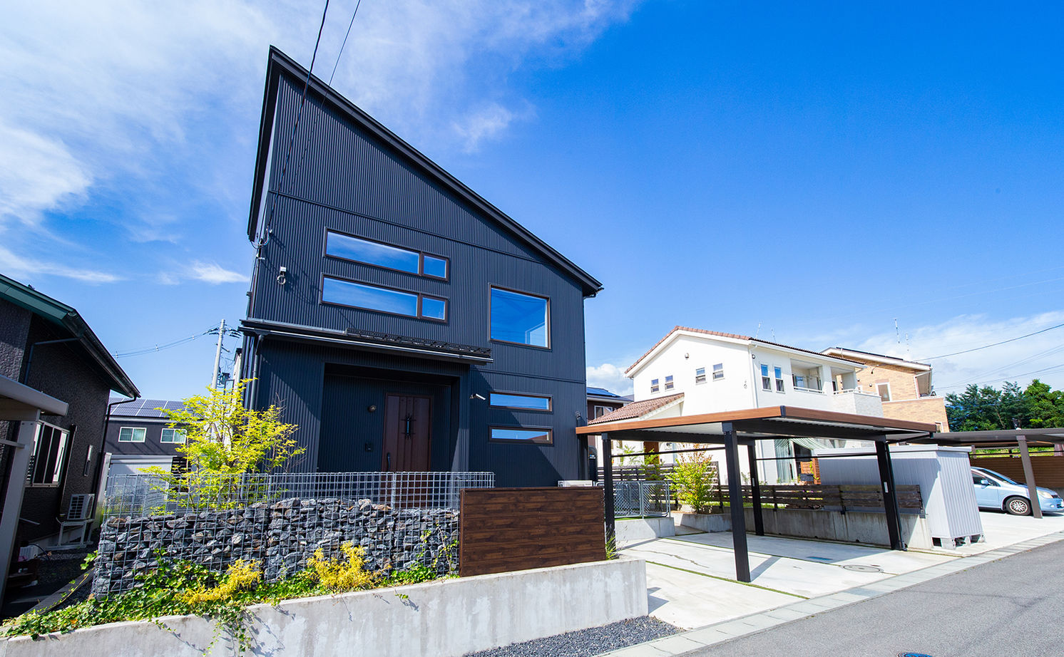 近江建設/アイフルホーム・フィアスホーム 【土間リビング／1000万円台／間取り有】「吹き抜け」＋「庭・ガレージ」＋「インテリア」の開放的な住まいの建築実例画像2