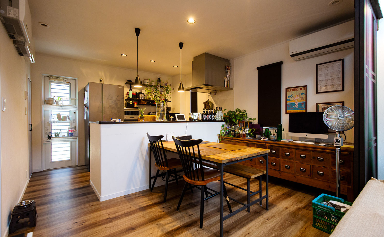 近江建設/アイフルホーム・フィアスホーム 【土間リビング／1000万円台／間取り有】「吹き抜け」＋「庭・ガレージ」＋「インテリア」の開放的な住まいの建築実例画像5