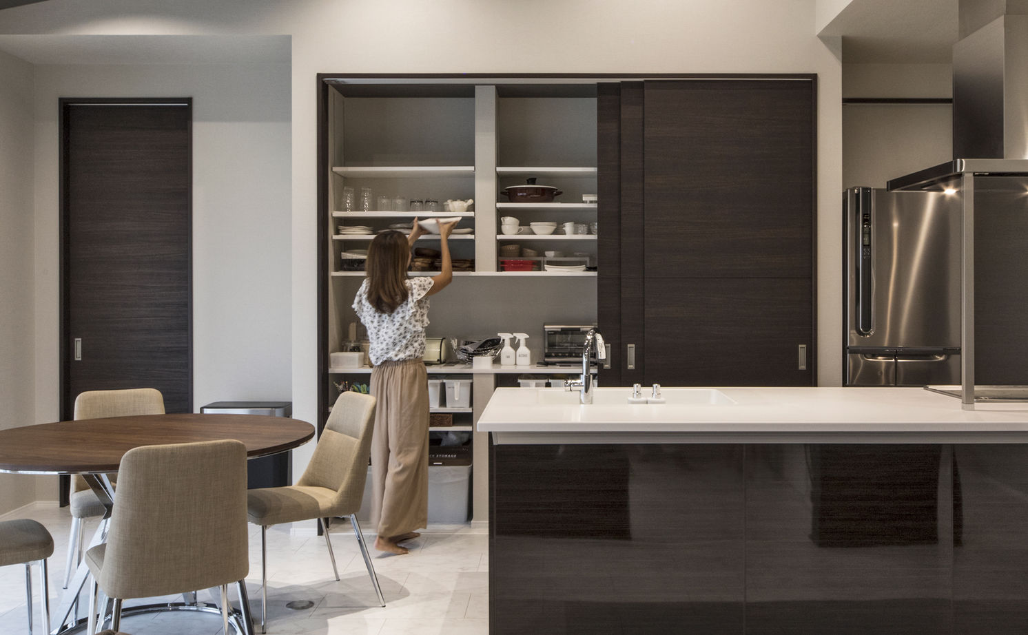 クラフトホーム 【1000万円台/平屋/3LDK/間取り図】勾配屋根のラインが美しい平屋。生活感を抑えたホテルライクな平屋の建築実例画像7