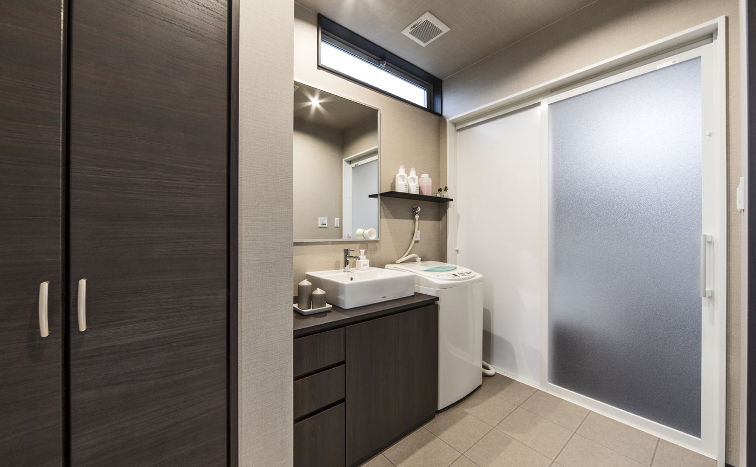 クラフトホーム 【1000万円台/平屋/3LDK/間取り図】勾配屋根のラインが美しい平屋。生活感を抑えたホテルライクな平屋の建築実例画像10