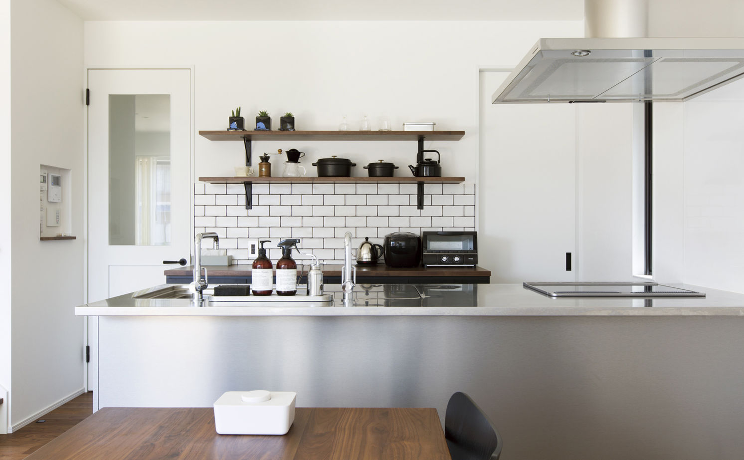 クラフトホーム 【1000万円代/30坪台/3LDK/間取り図】デザイン＆価格を両立。シンプルで豊かに暮らせる黒ガルバの家の建築実例画像3