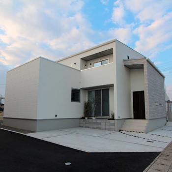 クラフトホーム 【シンプルモダン×スキップフロア※間取図あり】シンプルを追求した美術館のような白い家の建築実例画像2