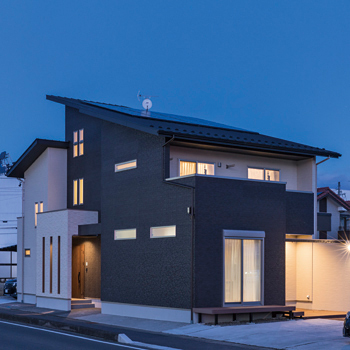 クラフトホーム 【2000万円台/40坪台/3LDK/スキップフロア/間取図有】クールな外観デザインと間取りにこだわった家の建築実例画像2