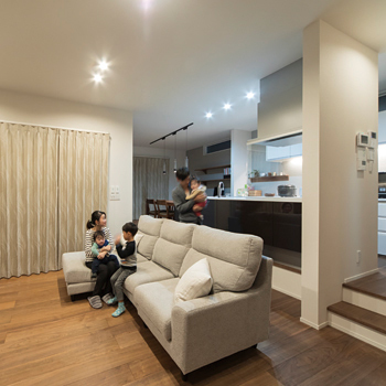 クラフトホーム 【2000万円台/40坪台/3LDK/スキップフロア/間取図有】クールな外観デザインと間取りにこだわった家の建築実例画像3