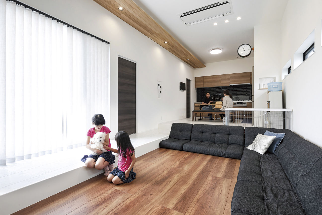 クラフトホーム 【2000万円台/間取図有】広い間口とクールでインパクトのある平屋風外観/ビルトインガレージ風 駐車2台可の建築実例画像5