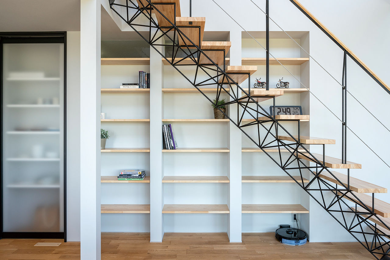 クラフトホーム 【ガレージハウス/50坪台/間取り図】外と中のギャップを堪能できる開放的な29畳の吹抜けLDK/駐車2台可の建築実例画像7