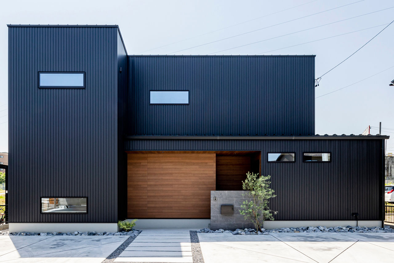 クラフトホーム 【2000万円台/35坪台/シンプルモダン/30代】大空間を実現した吹抜けLDKや造作ランドリールームを叶えた家の建築実例画像1