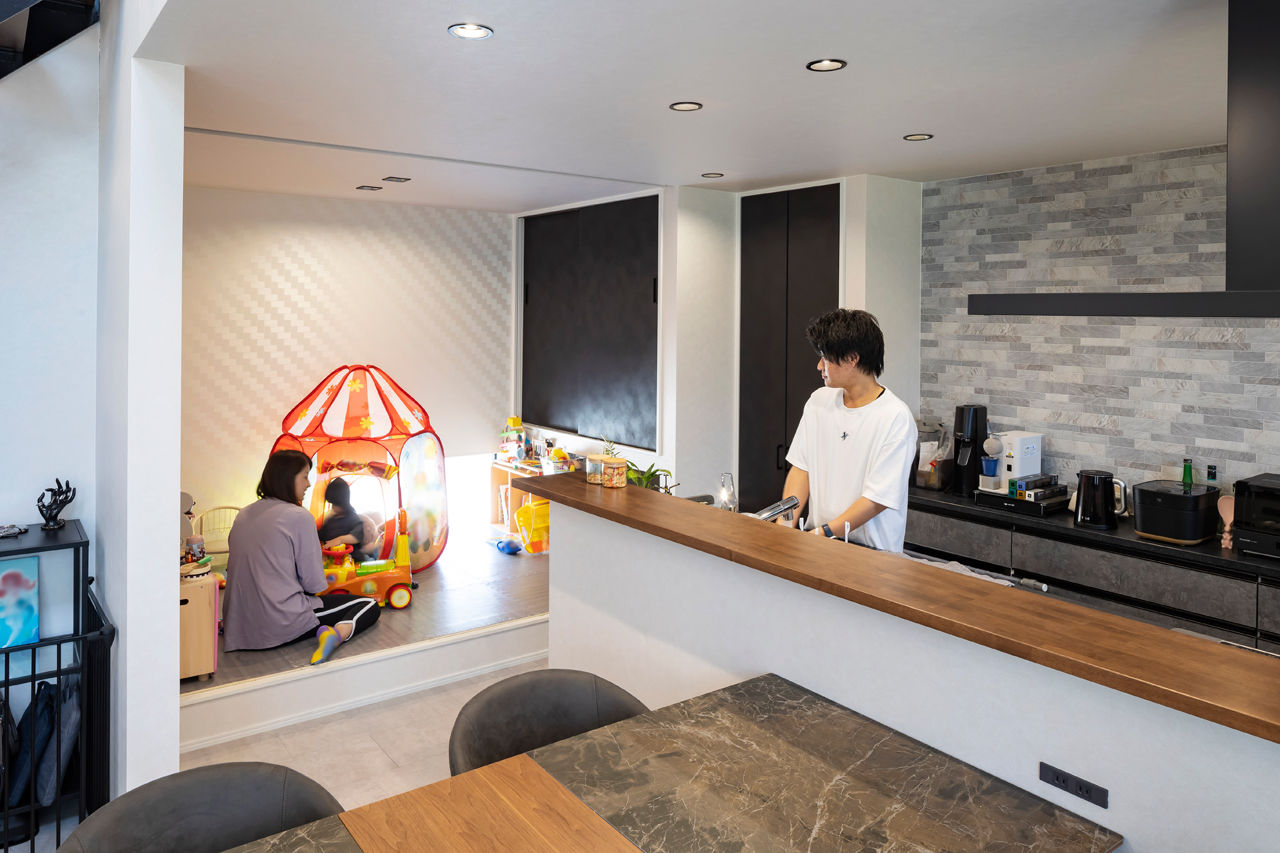 クラフトホーム 【2000万円台/35坪台/シンプルモダン/30代】大空間を実現した吹抜けLDKや造作ランドリールームを叶えた家の建築実例画像4