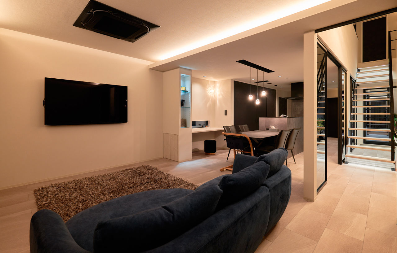 クラフトホーム 【2000万円台/40坪台/インナーガレージ/土間玄関/間取図有】愛車が映えるガレージや土間玄関がカッコいい家の建築実例画像5