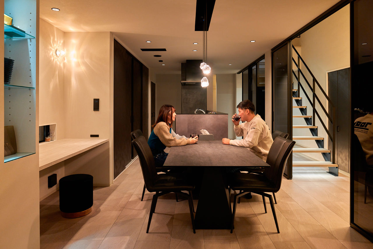 クラフトホーム 【2000万円台/40坪台/インナーガレージ/土間玄関/間取図有】愛車が映えるガレージや土間玄関がカッコいい家の建築実例画像7