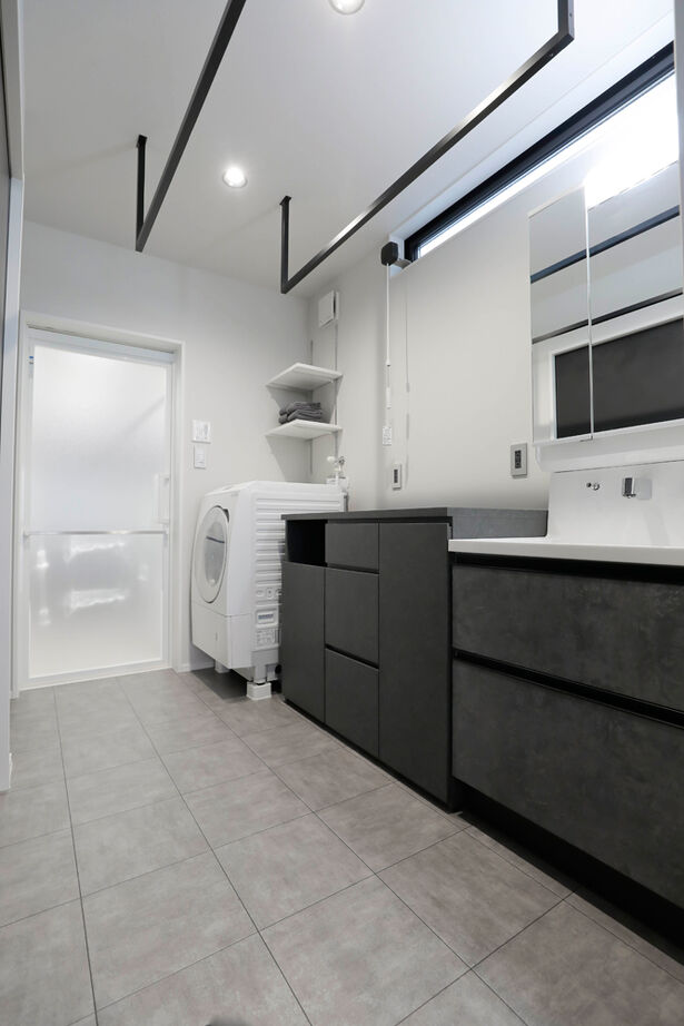 クラフトホーム 【1000万円台/30坪台/4LDK/2階建て/間取り図】子育ても家事も楽しむ家。モノトーンの美しさと機能性が魅力の建築実例画像13