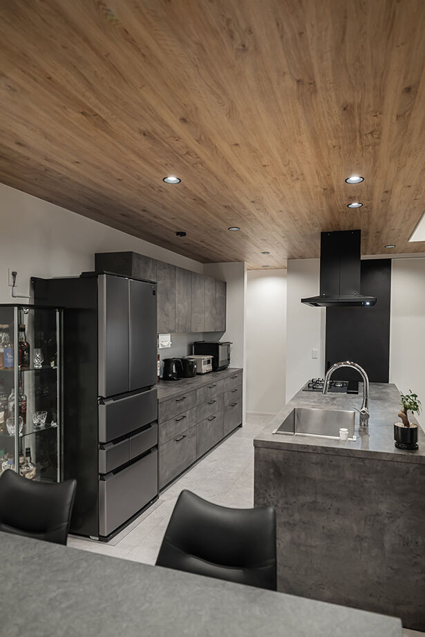 クラフトホーム 【2000万円台/30坪台/3LDK/2階建て】ホテルライクなくつろぎの空間を叶えたスタイリッシュなガレージハウスの建築実例画像5