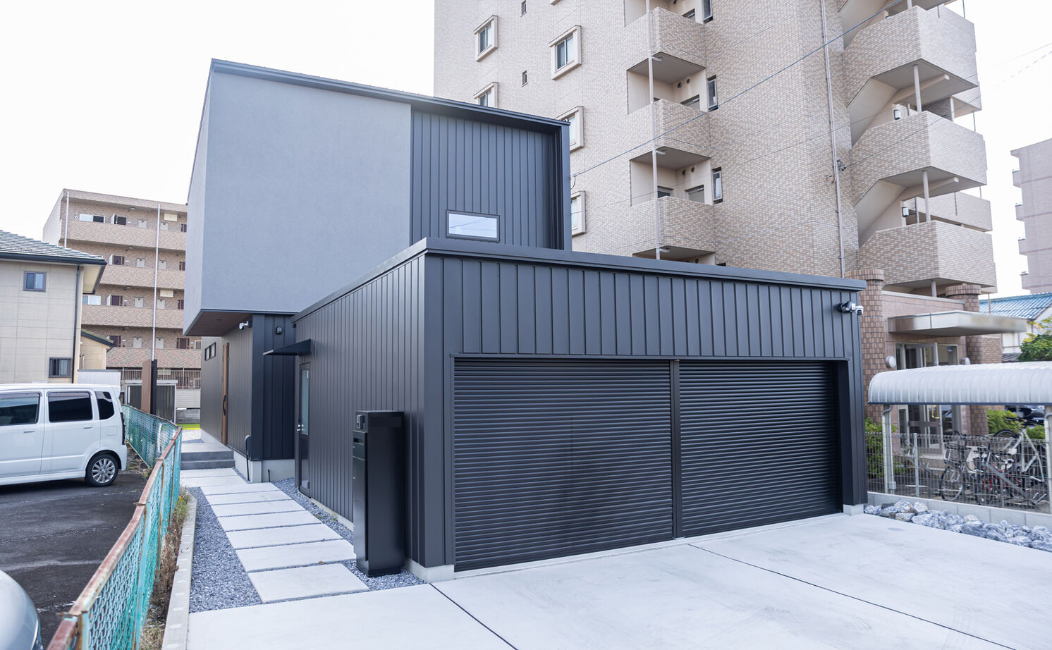 クラフトホーム 【2000万円台/30坪台/3LDK/2階建て】ホテルライクなくつろぎの空間を叶えたスタイリッシュなガレージハウスの建築実例画像17