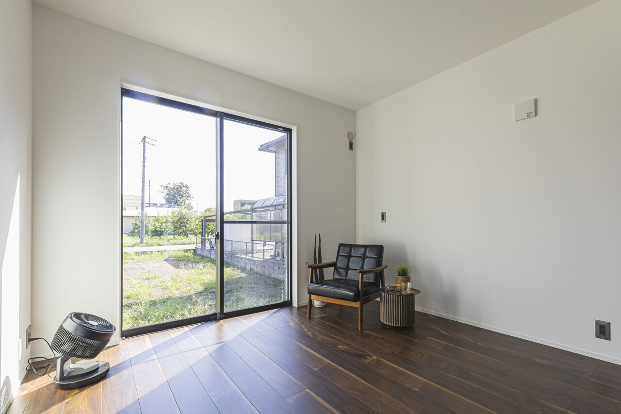 クラフトホーム 【900万円/平屋14.2坪/間取り図】小さくても、自由で、カッコいい。“ガレージが主役” の住まいの建築実例画像5