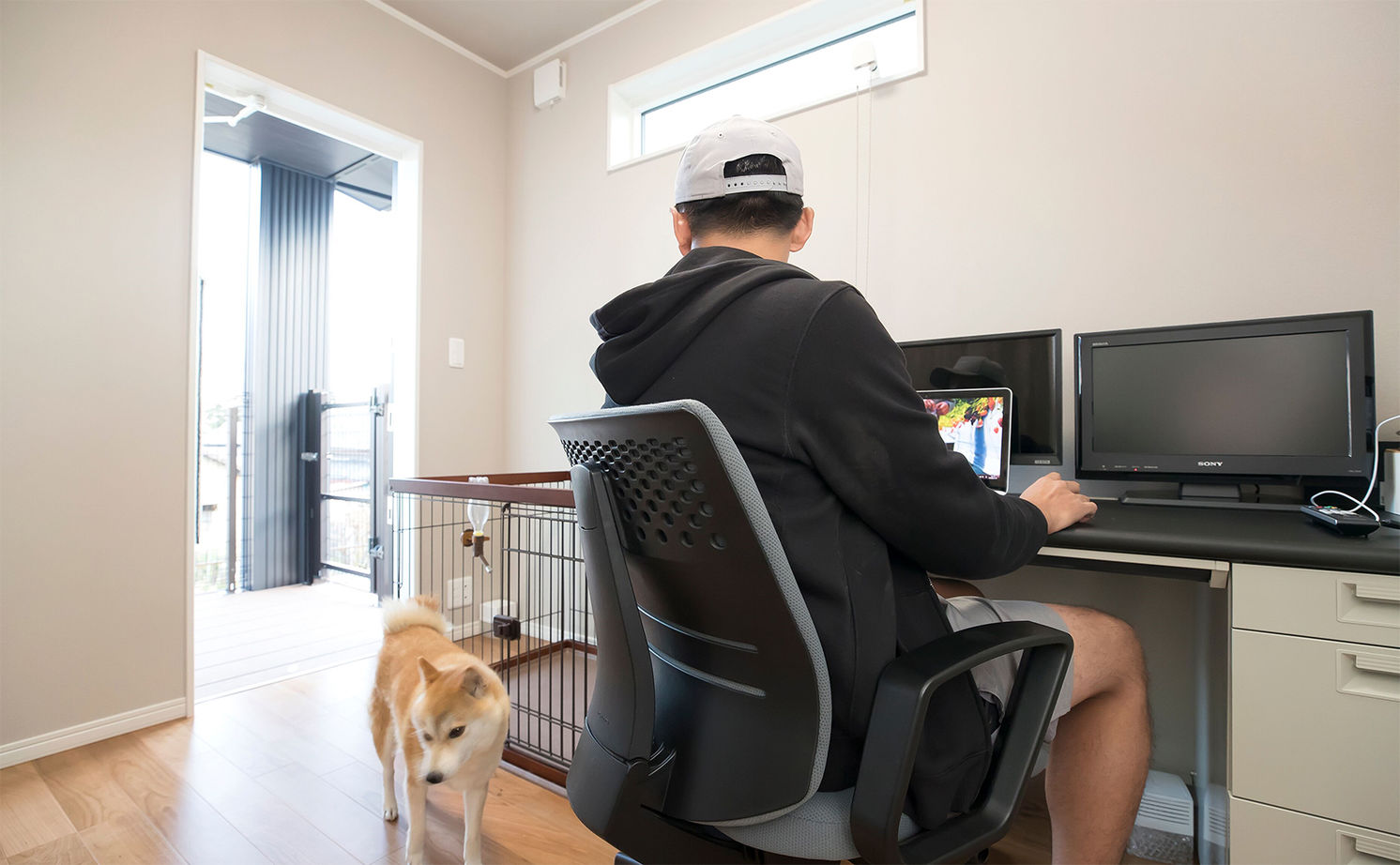 サティスホーム岐阜 【間取り図有×平屋×回遊導線】無垢の床で子供にも安心。暮らしの機能をコの字でゾーニングした平屋の建築実例画像11