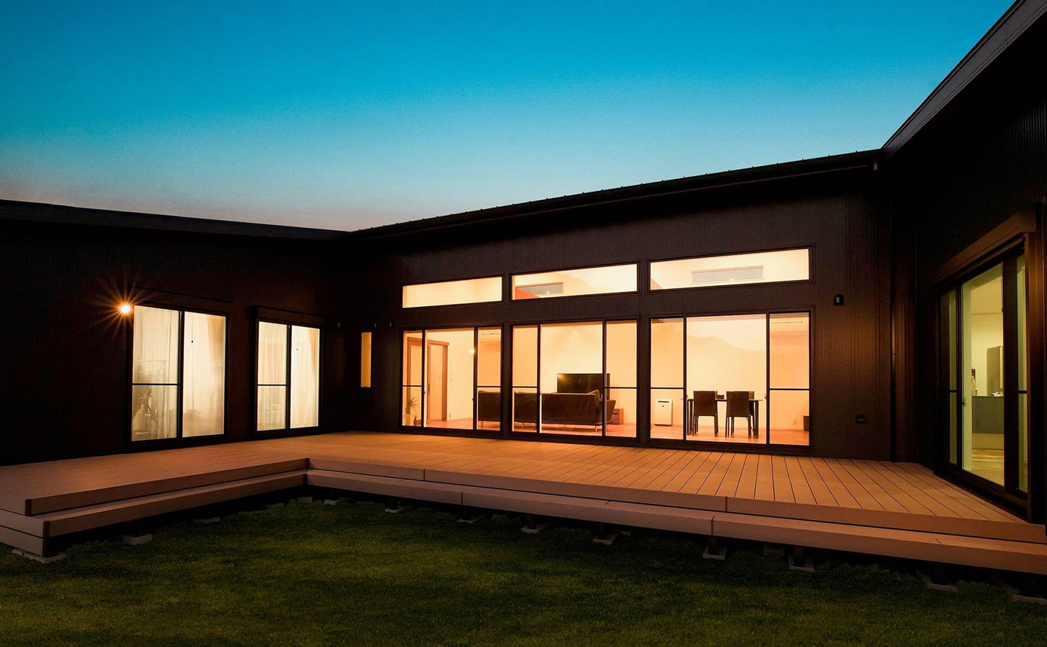 サティスホーム岐阜 【間取り図有×平屋×回遊導線】無垢の床で子供にも安心。暮らしの機能をコの字でゾーニングした平屋の建築実例画像15