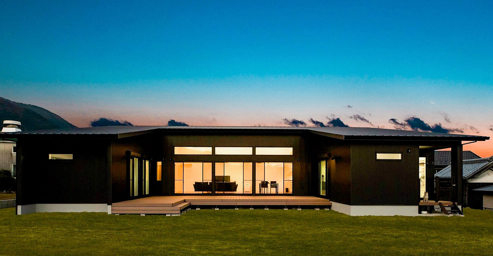 サティスホーム岐阜 【間取り図有×平屋×回遊導線】無垢の床で子供にも安心。暮らしの機能をコの字でゾーニングした平屋の建築実例画像16