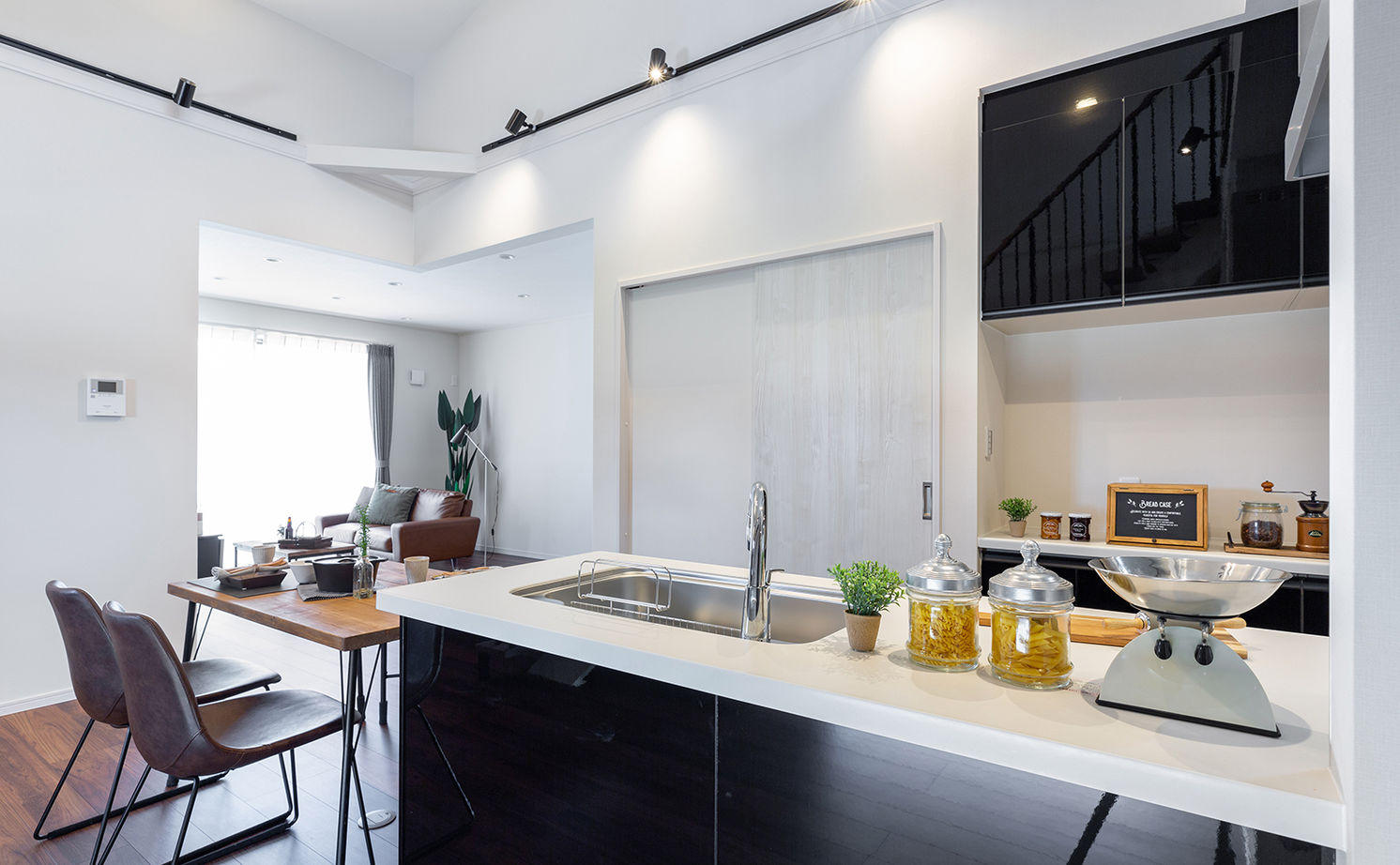 サティスホーム岐阜 【間取り図有×1000万円台×平屋×回遊導線】家族が自然につながるLDK。将来を見越したバリアフリーな平屋の建築実例画像7