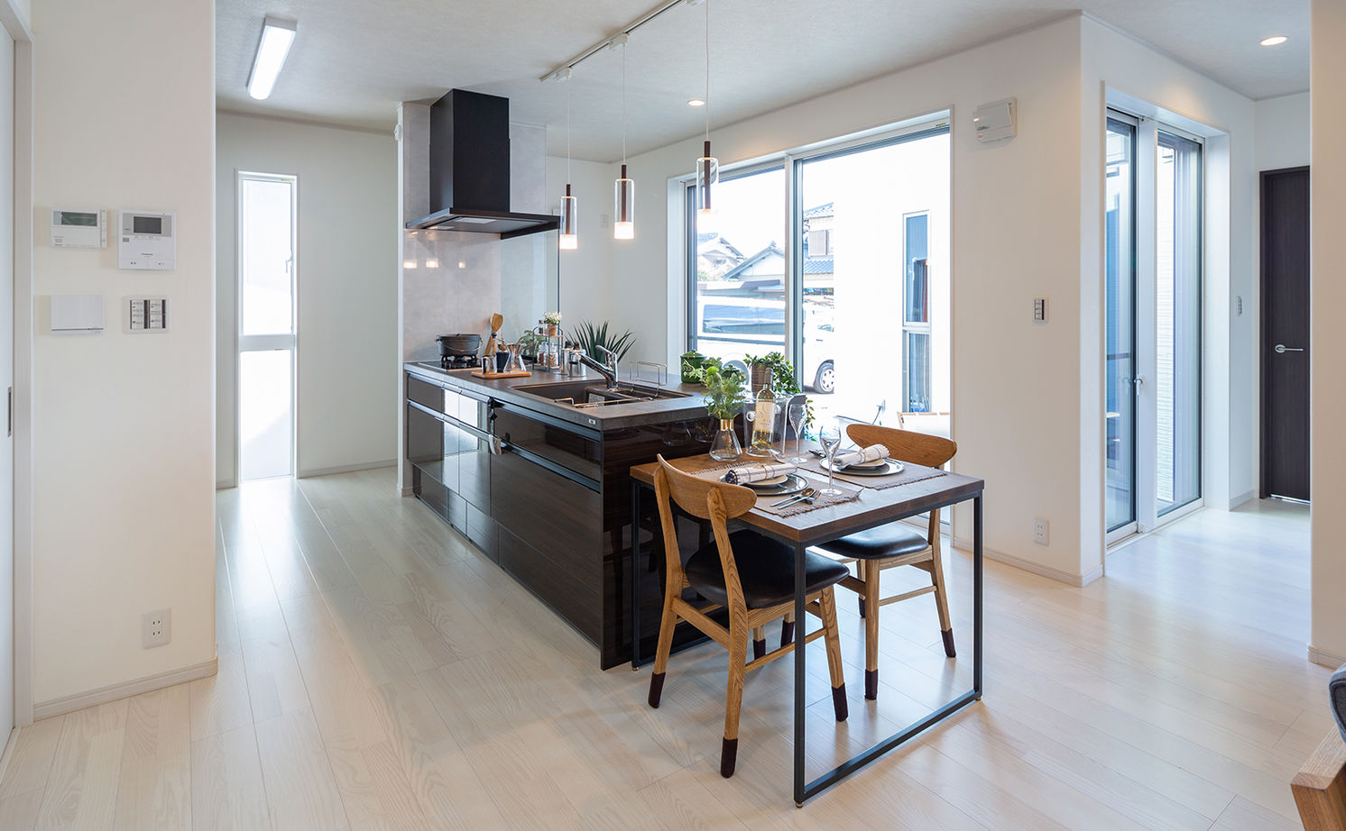 サティスホーム岐阜 【岐阜市×間取図有×平屋×1000万円台】夫婦２人で暮らしの楽しみを進化させる、中庭を囲むコの字型の平屋の建築実例画像9