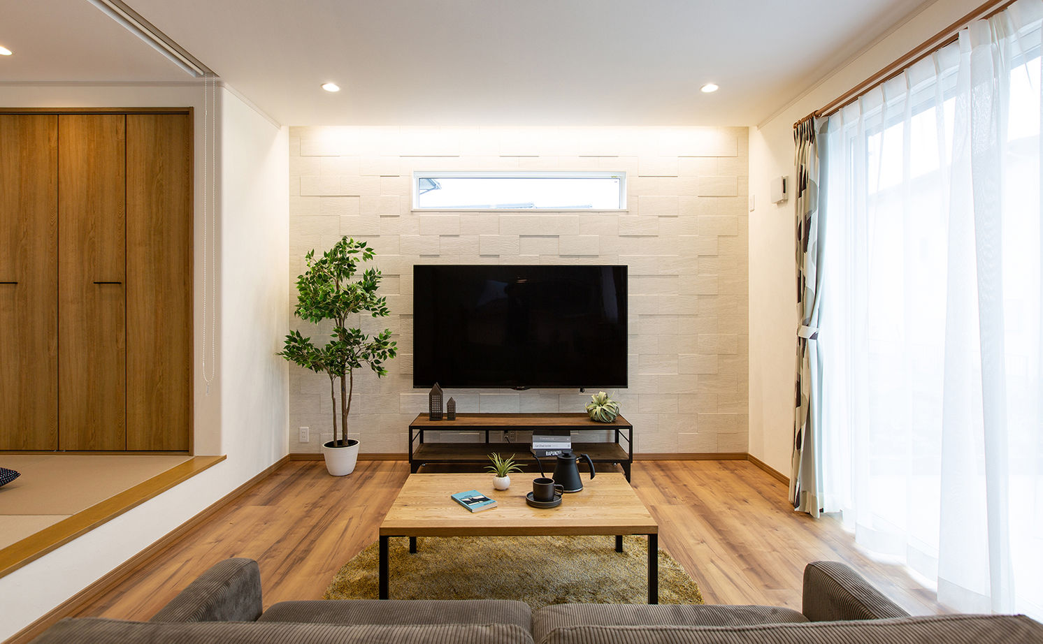 サティスホーム岐阜 【岐阜市×間取り図有×2000万円台×土間】暮らしを考えた収納動線が魅力。オーバーハングのスクエアハウスの建築実例画像2