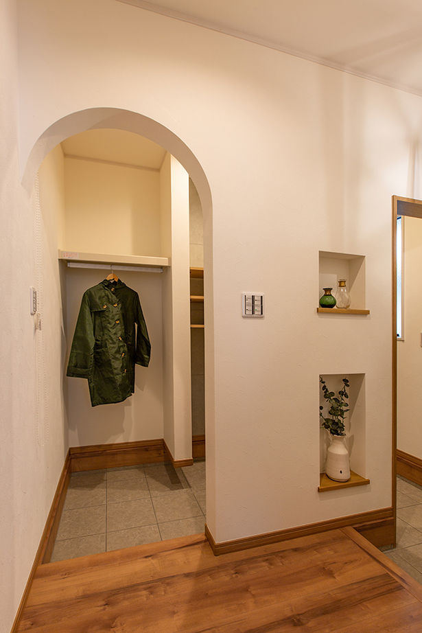 サティスホーム岐阜 【岐阜市×間取り図有×2000万円台×土間】暮らしを考えた収納動線が魅力。オーバーハングのスクエアハウスの建築実例画像7