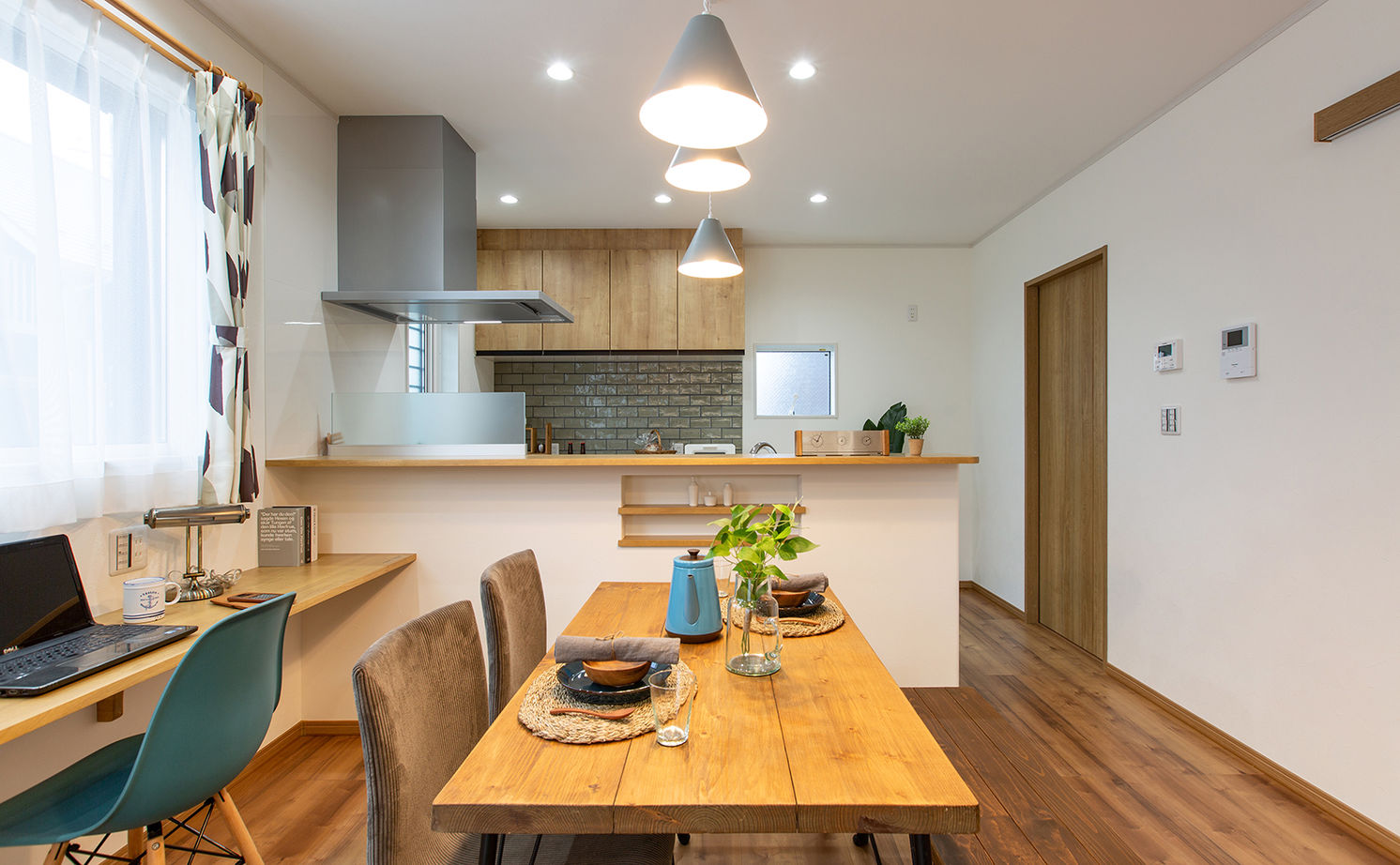 サティスホーム岐阜 【岐阜市×間取り図有×2000万円台×土間】暮らしを考えた収納動線が魅力。オーバーハングのスクエアハウスの建築実例画像11