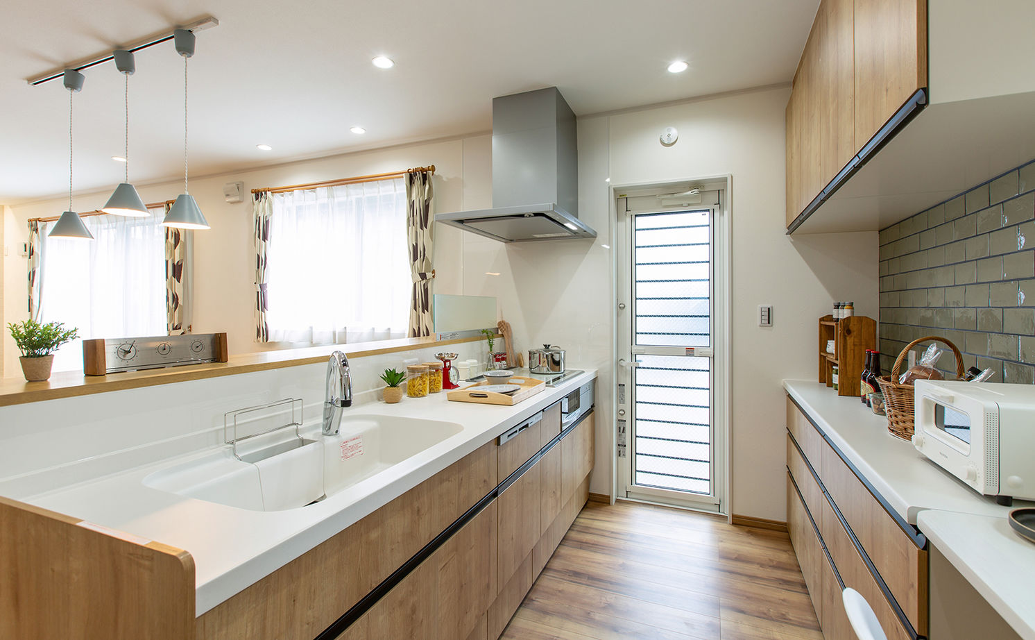 サティスホーム岐阜 【岐阜市×間取り図有×2000万円台×土間】暮らしを考えた収納動線が魅力。オーバーハングのスクエアハウスの建築実例画像12