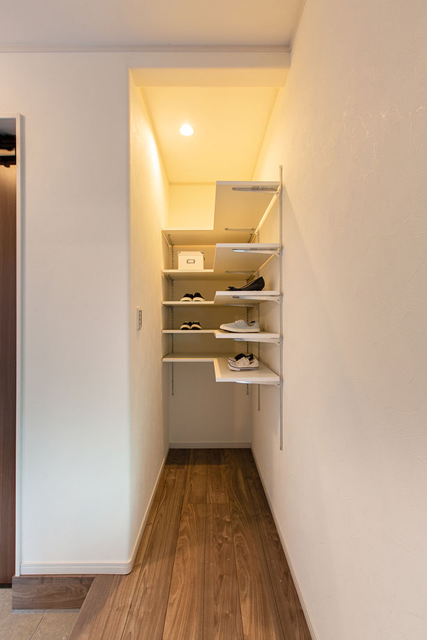 サティスホーム岐阜 【一宮市×間取り図有×1000万円台×平屋】固定階段で行ける小屋裏収納で収納量◎陽光を効率よく導くL字型平屋の建築実例画像6