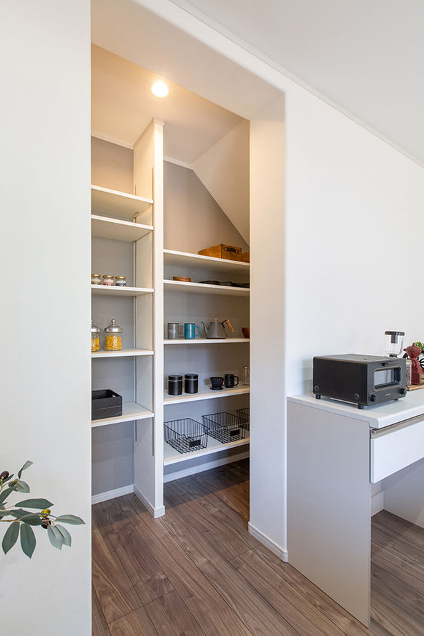 サティスホーム岐阜 【一宮市×間取り図有×1000万円台×平屋】固定階段で行ける小屋裏収納で収納量◎陽光を効率よく導くL字型平屋の建築実例画像13