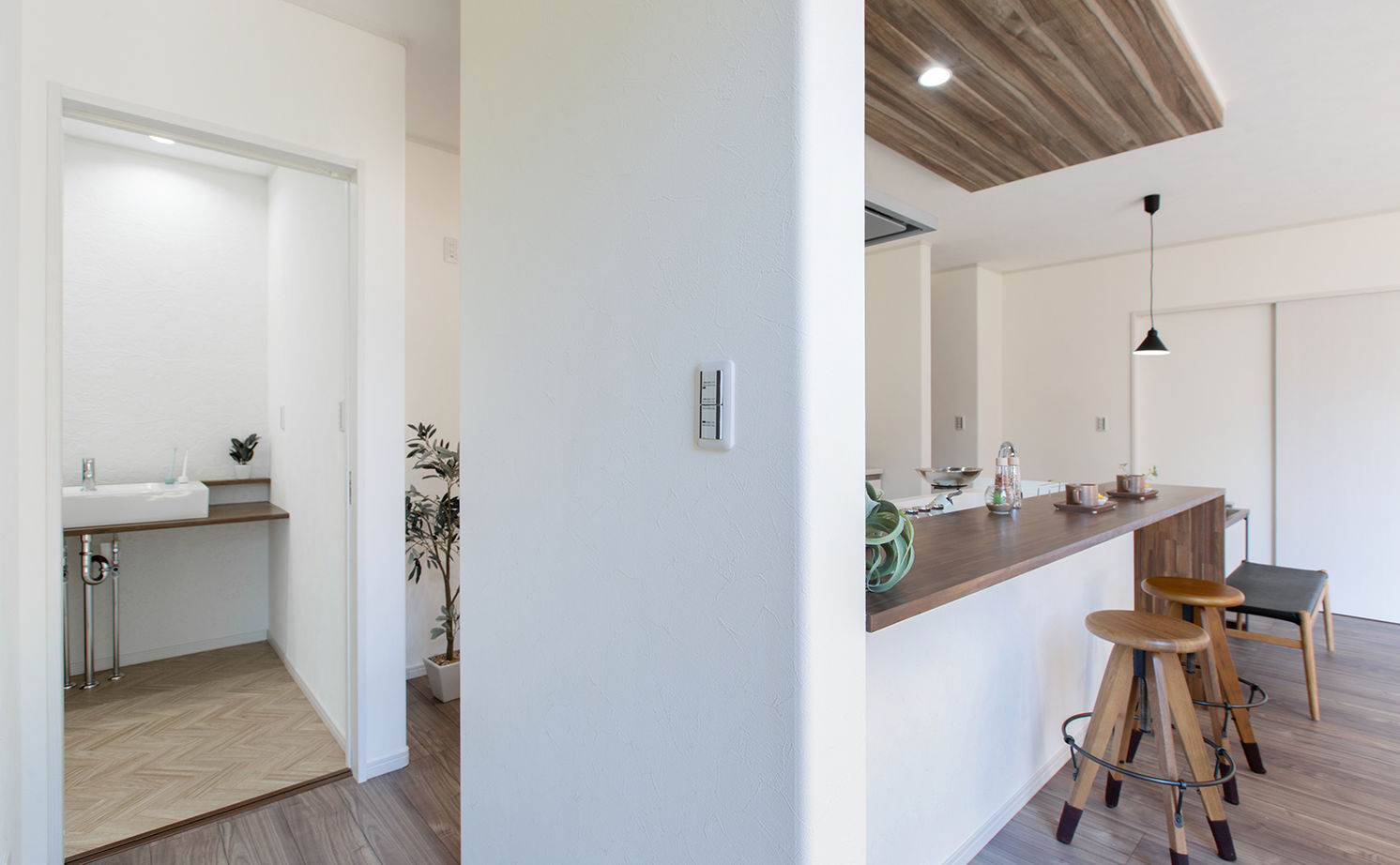 サティスホーム岐阜 【一宮市×間取り図有×1000万円台×平屋】固定階段で行ける小屋裏収納で収納量◎陽光を効率よく導くL字型平屋の建築実例画像17