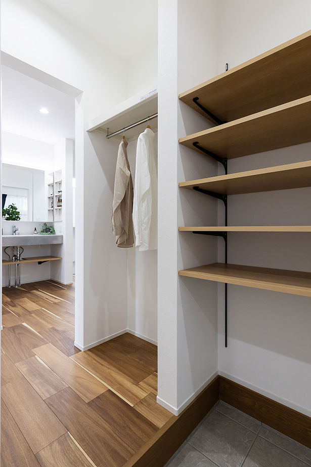 サティスホーム岐阜 【瑞穂市×間取図有×半平屋スタイル】スムーズな生活動線を叶えた、軒裏が映える半平屋のデザイン住宅の建築実例画像5