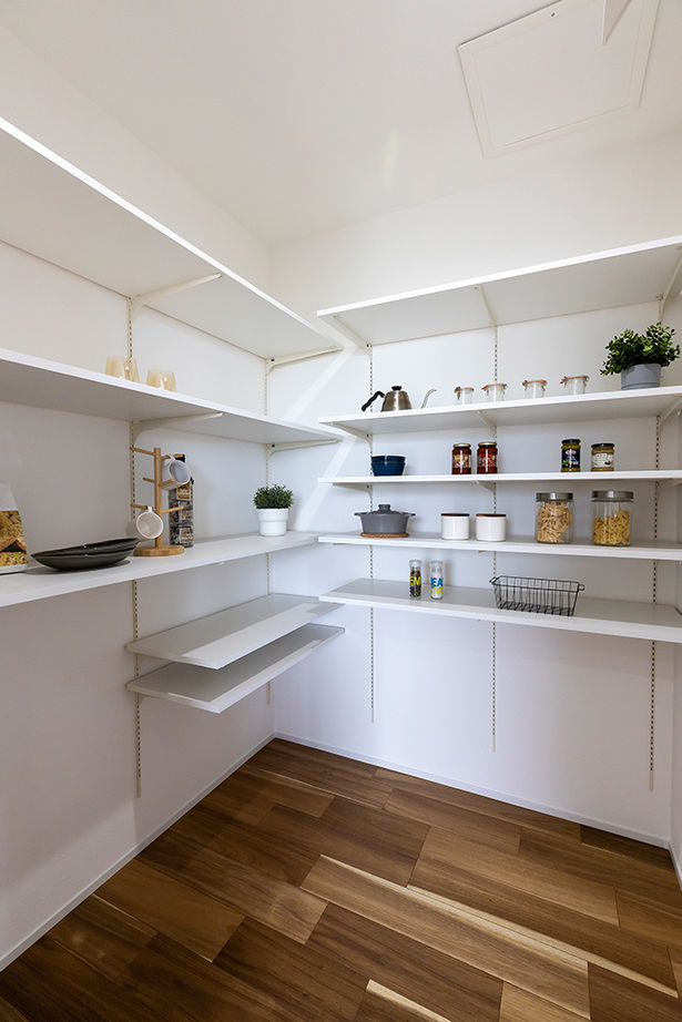 サティスホーム岐阜 【瑞穂市×間取図有×半平屋スタイル】スムーズな生活動線を叶えた、軒裏が映える半平屋のデザイン住宅の建築実例画像15