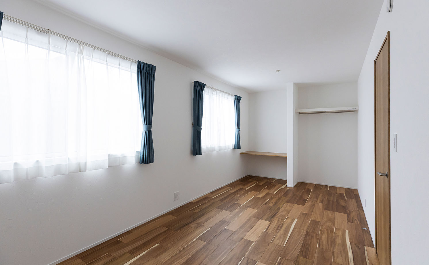 サティスホーム岐阜 【瑞穂市×間取図有×半平屋スタイル】スムーズな生活動線を叶えた、軒裏が映える半平屋のデザイン住宅の建築実例画像20