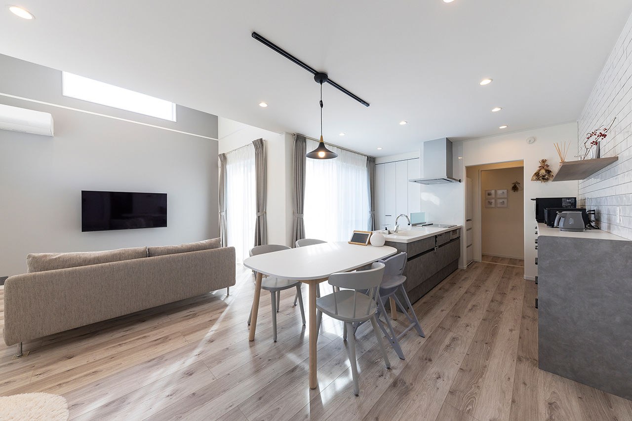 サティスホーム岐阜 【岐阜県×2000万円台×平屋×中庭】暮らすほど快適性を実感。風情あるガルバリウム外観のコの字型平屋の建築実例画像2